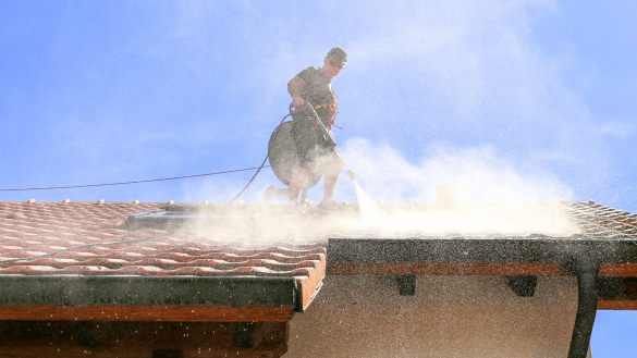 What’s the Best Method to Remove Roof Stains