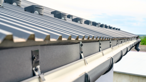 BAYSIDE ROOF RESORATION REPAIRS BRISBANE SUNSHINE COAST Why Metal Roofs Require Special Cleaning Considerations How to Clean Metal Roofs in Brisbane - Special Considerations