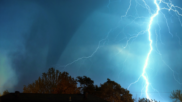 BAYSIDE ROOF RESORATION REPAIRS BRISBANE SUNSHINE COAST How to Check Your Tile Roof after a Storm How to Check Your Tile Roof After a Storm for Damage